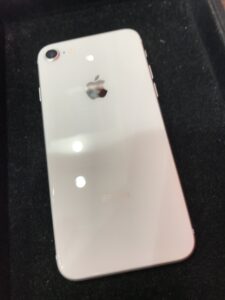 iPhone8買取品背面写真